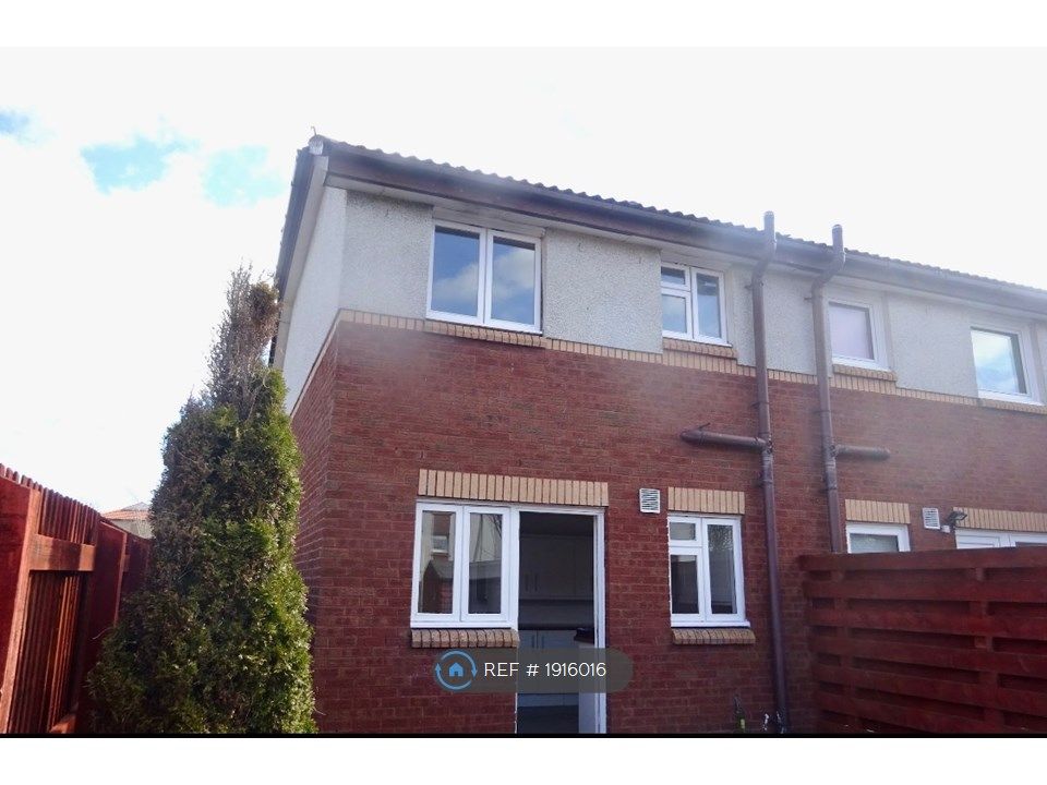 2 bed terraced house to rent in Ard Court, Grangemouth FK3, £895 pcm
