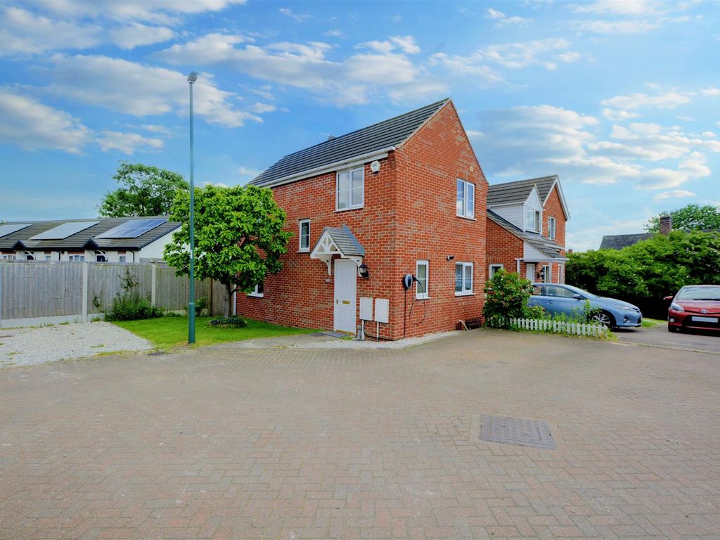 3 bed semidetached house for sale in Oakford Close, Nottingham NG8