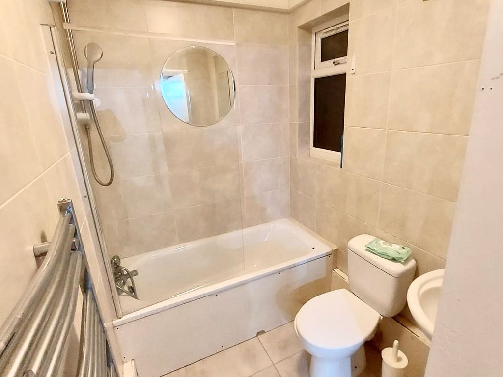 Studio to rent in Amersham Avenue, London N18 Zoopla