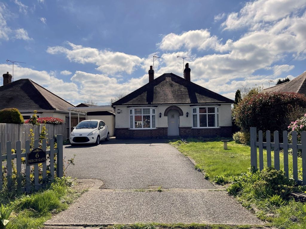 3 bed detached bungalow for sale in 6 Lane, Stretton, BurtonOn