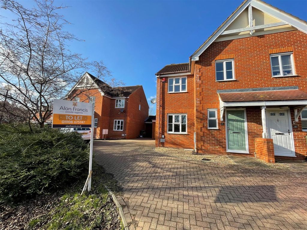 3 bed semidetached house to rent in Hartland Avenue, Tattenhoe, Milton