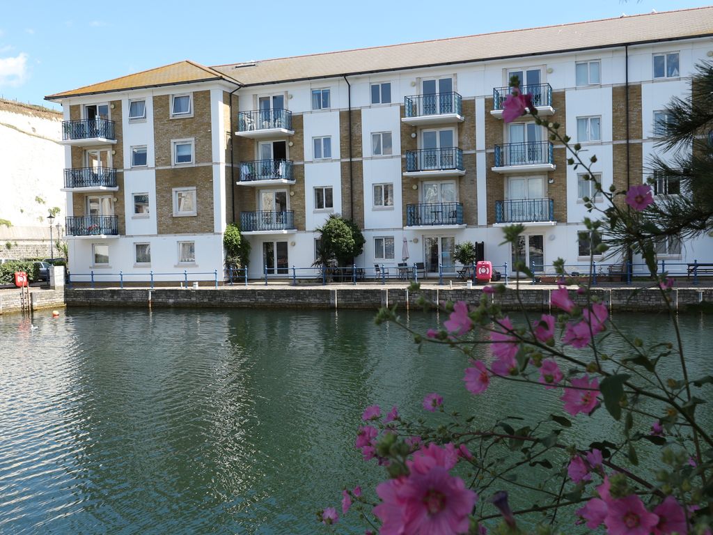 2 bed flat to rent in The Strand, Brighton Marina Village, Brighton BN2