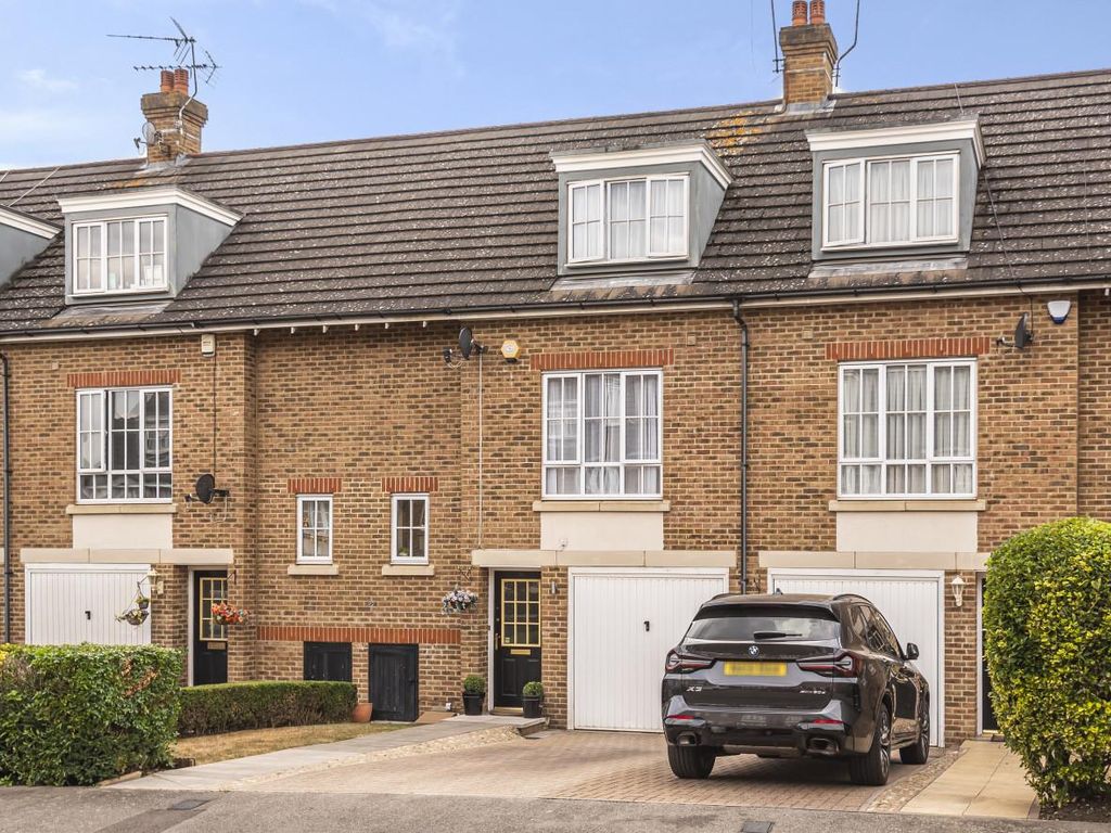 3 bed property for sale in Lady Aylesford Avenue, Stanmore HA7 Zoopla