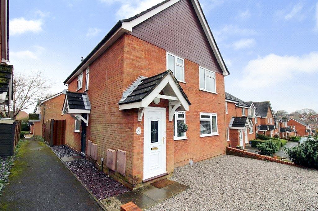 2 bed flat for sale in Sandringham Way, Frimley, Camberley, Surrey GU16