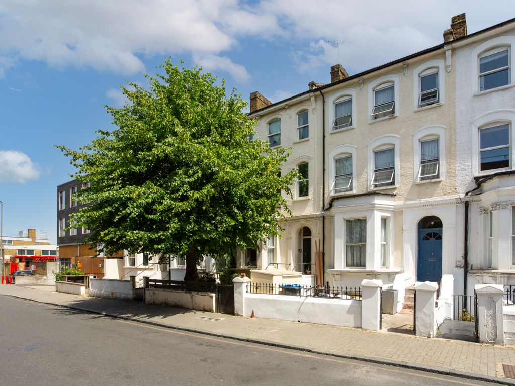 2 bed for sale in Balham Grove, London SW12 Zoopla