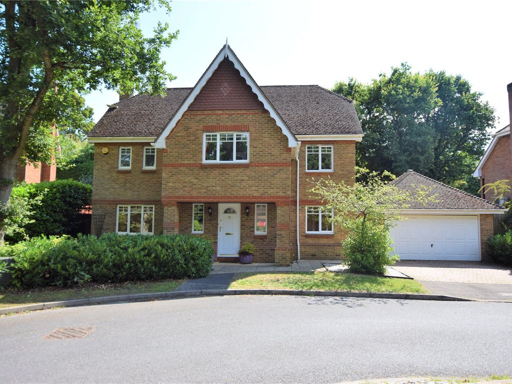 4 bed detached house for sale in Further VellMead, Church Crookham, Fleet, Hampshire GU52 Zoopla