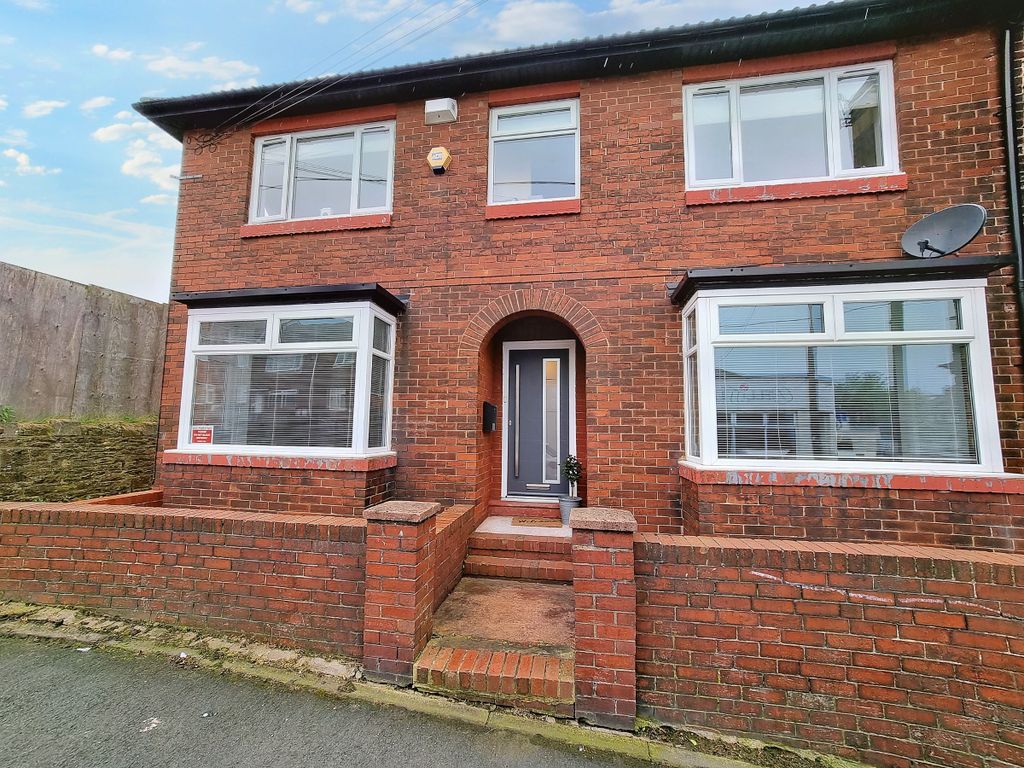 3 bed semidetached house for sale in Derwent Street, Blackhill