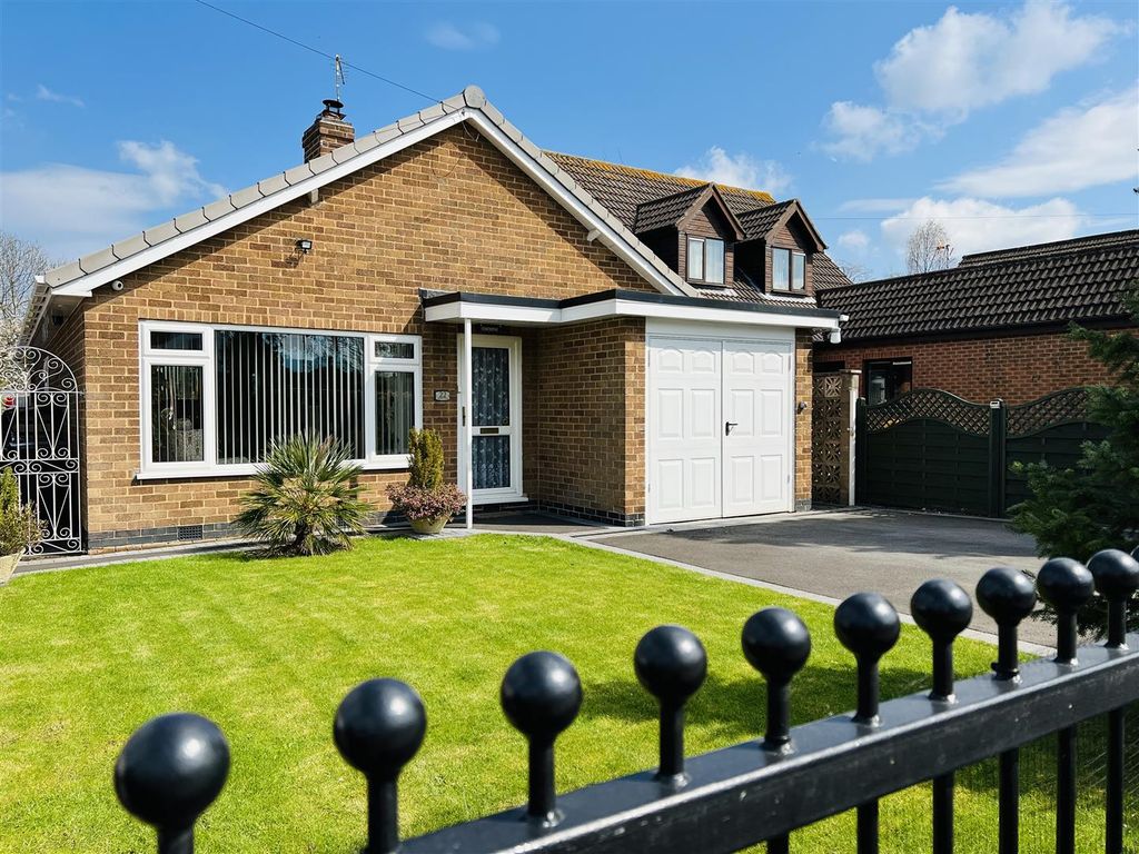 3 bed detached bungalow for sale in Quorn Close, Loughborough, Aw LE11