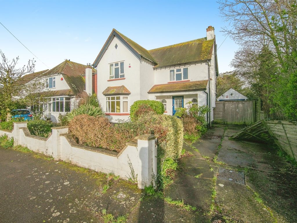 3 bed detached house for sale in Gainsford Avenue, ClactonOnSea CO15