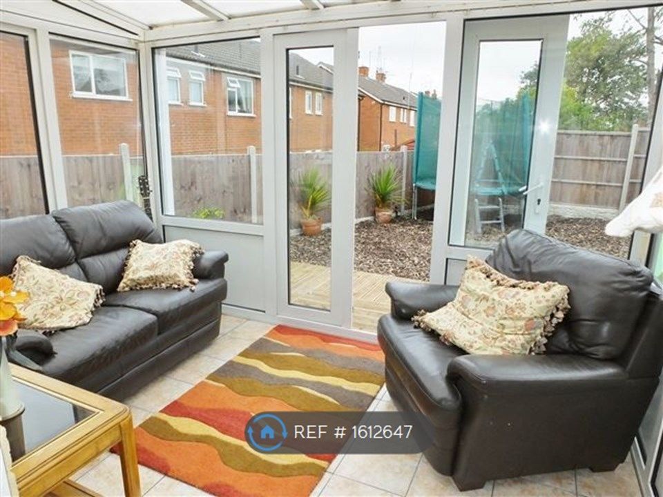 3 bed semidetached house to rent in Sorby Road, Swallownest, Sheffield