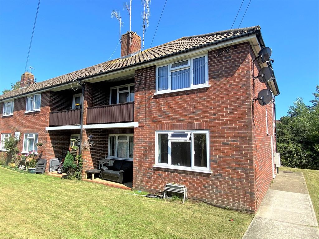 2 bed flat for sale in Buxton Drive, BexhillOnSea TN39, £159,950 Zoopla