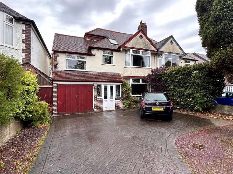 5 bed semidetached house for sale in Hollyfield Road, Sutton Coldfield