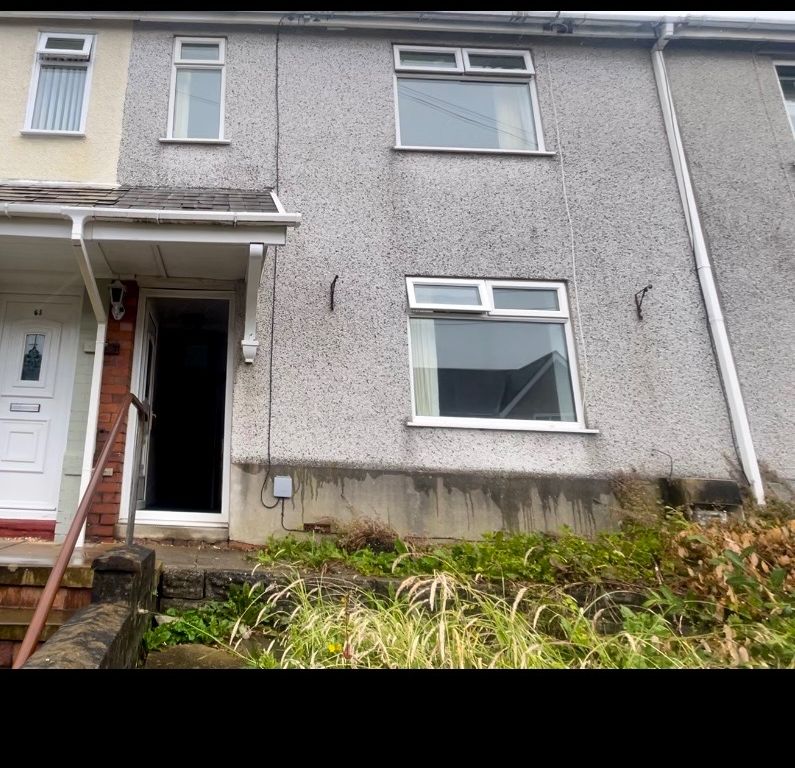 3 bed semidetached house to rent in Kelvin Road, Clydach, Swansea