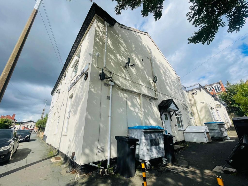 1 bed flat to rent in Church Street, Gornal Wood, Dudley DY3, £525 pcm