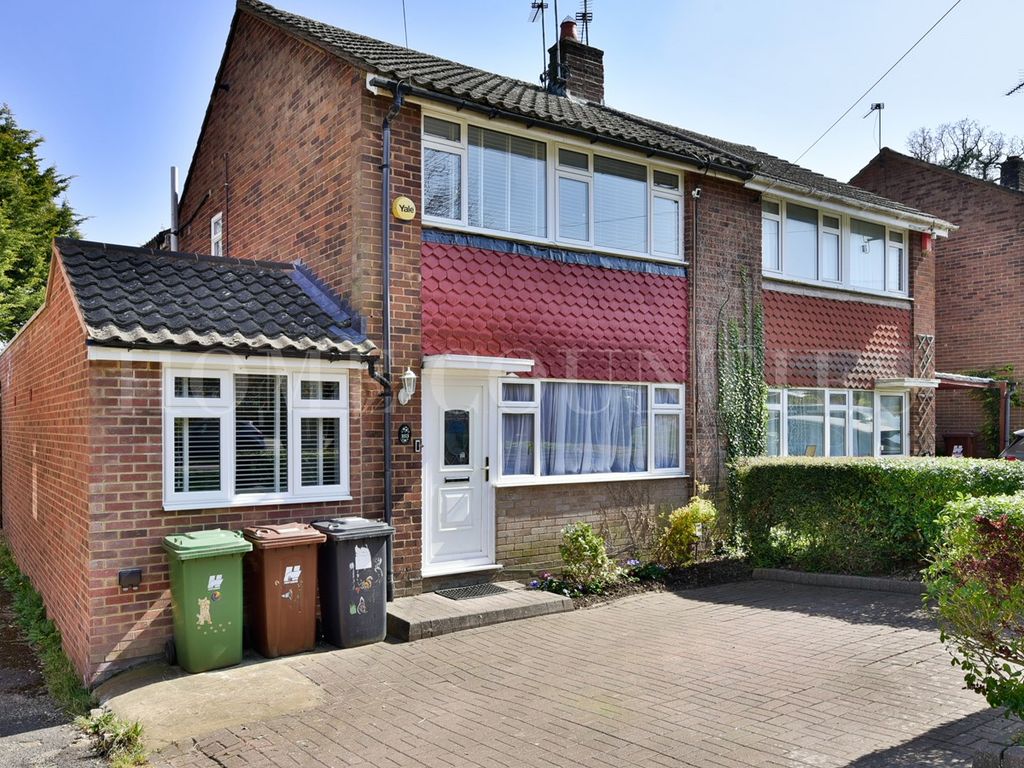 4 bed semidetached house for sale in Dugdale Hill Lane, Potters Bar