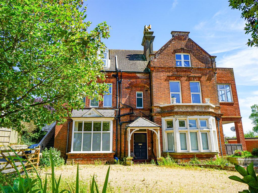 3 bed flat for sale in Quebec Mansions, Filsham Road, St LeonardsOn