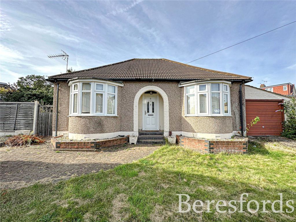 2 bed bungalow for sale in Kinfauns Avenue, Hornchurch RM11, £450,000