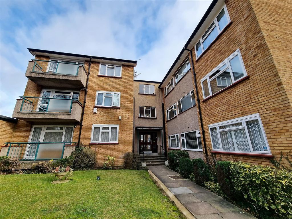 2 bed flat for sale in Holders Hill Road, London NW4 Zoopla