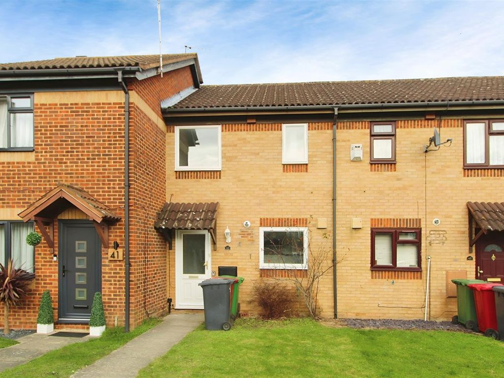 2 bed terraced house to rent in Hardy Close, Cippenham, Slough SL1, £