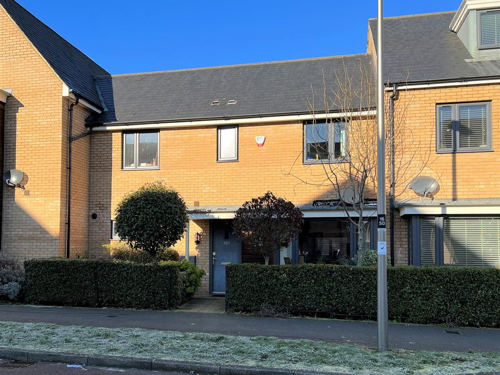 3 bed terraced house for sale in Selkirk Drive, Oakridge Park, Milton