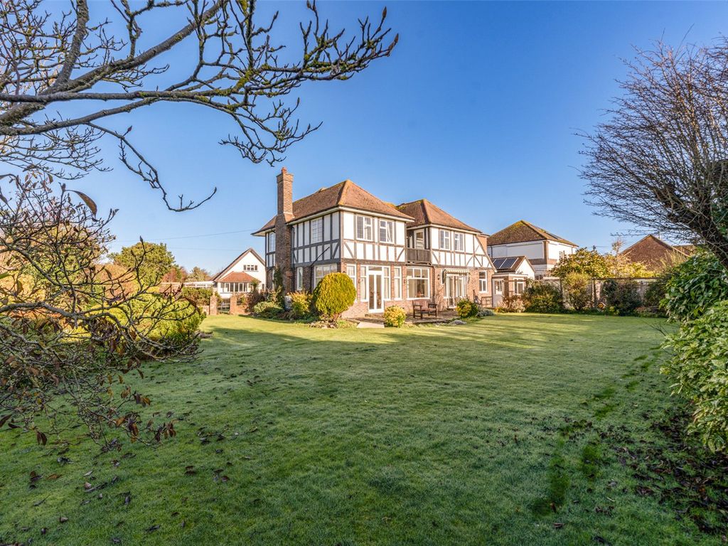 4 bed detached house for sale in Oval Waye, Ferring, Worthing, West
