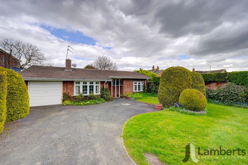 3 bed bungalow for sale in Holt Gardens, Studley B80, £475,000 Zoopla