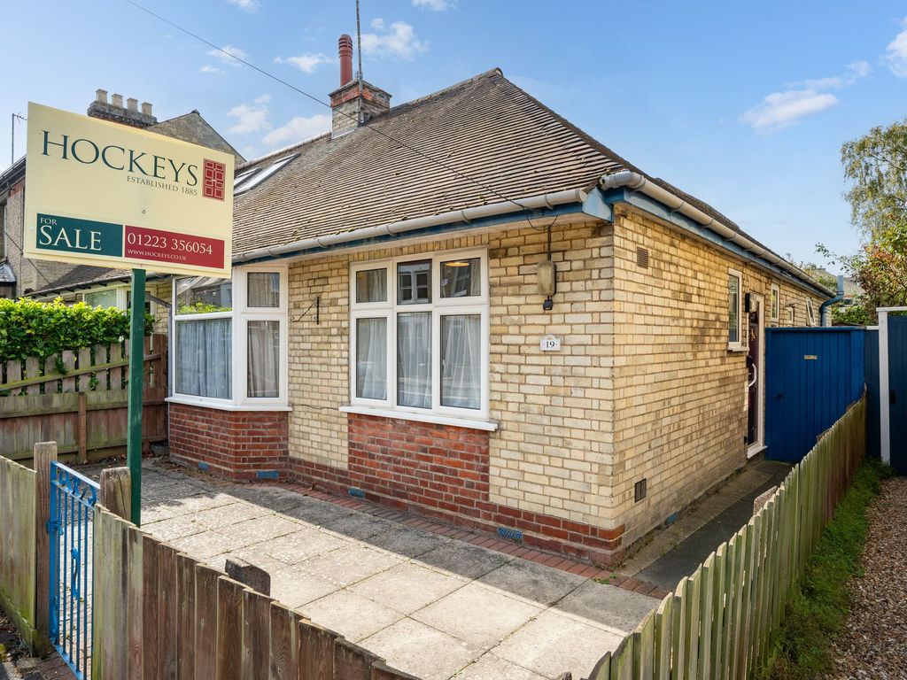 3 bed semidetached house for sale in Belvoir Road, Cambridge CB4, £