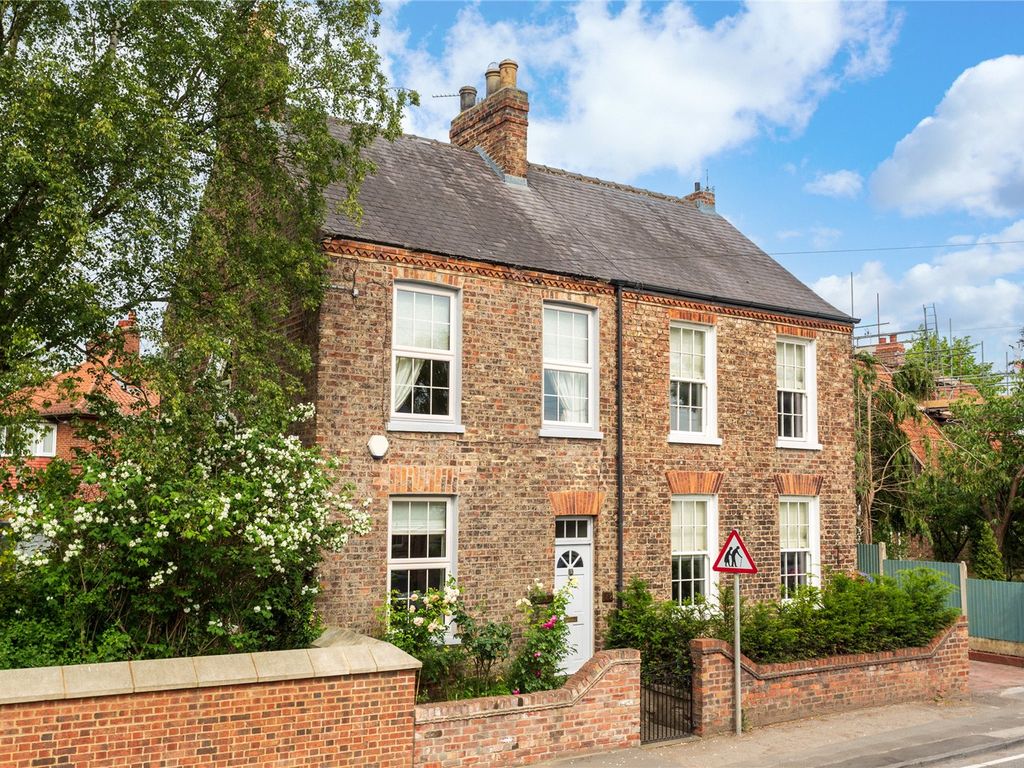 3 bed semidetached house for sale in Main Street, Fulford, York YO10