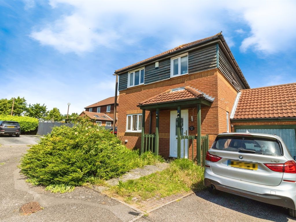 3 bed detached house for sale in Pipston Green, Kents Hill, Milton