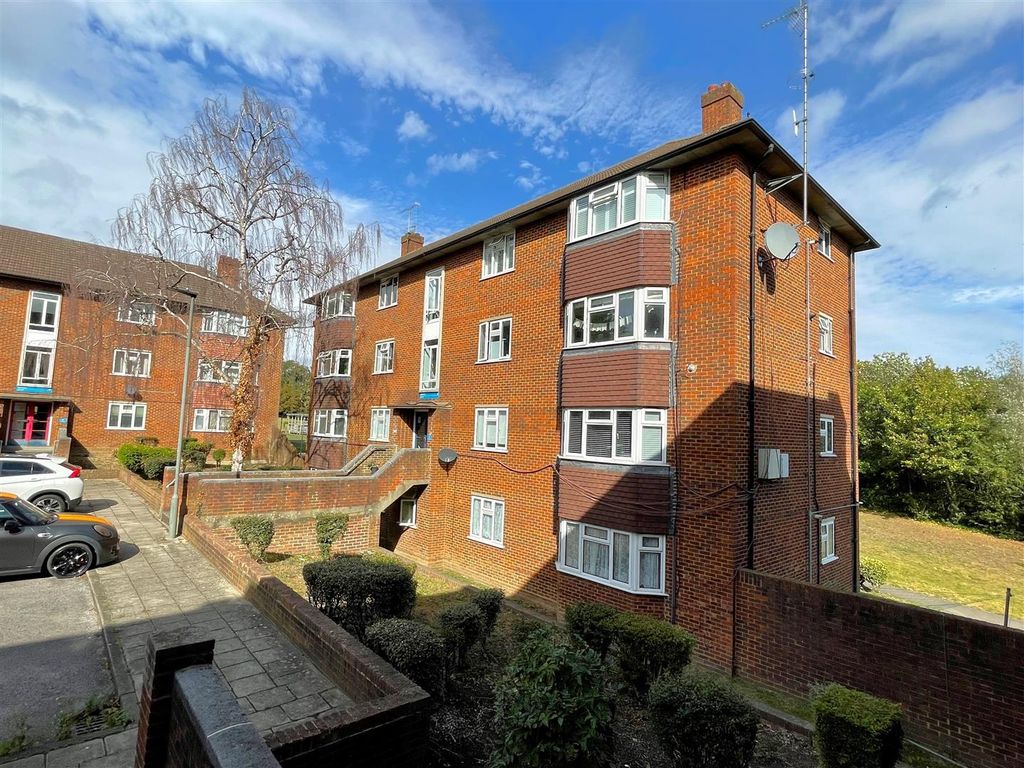 2 bed flat for sale in Bromley Road, Shortlands BR2, £275,000 Zoopla