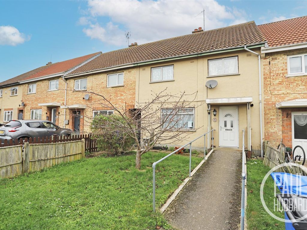 3 bed terraced house for sale in Southfield Gardens, Lowestoft NR33, £