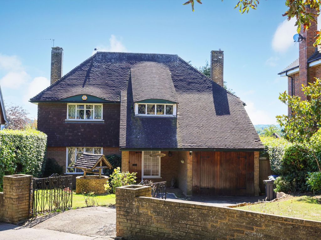 3 bed detached house for sale in Beaconsfield Road, Claygate, Esher