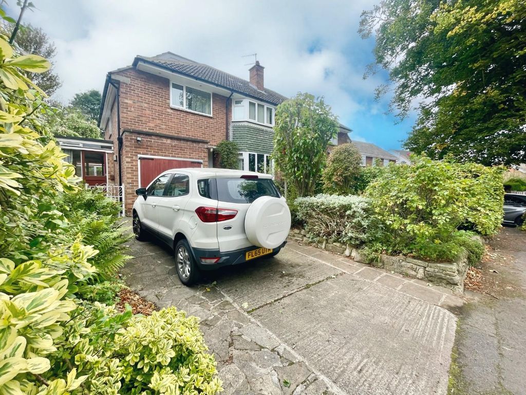 4 bed semidetached house for sale in The Avenue, Nunthorpe