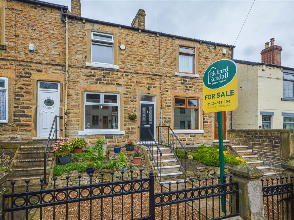2 bed terraced house for sale in Cliff Road, Crigglestone, Wakefield WF4, £195,000 Zoopla
