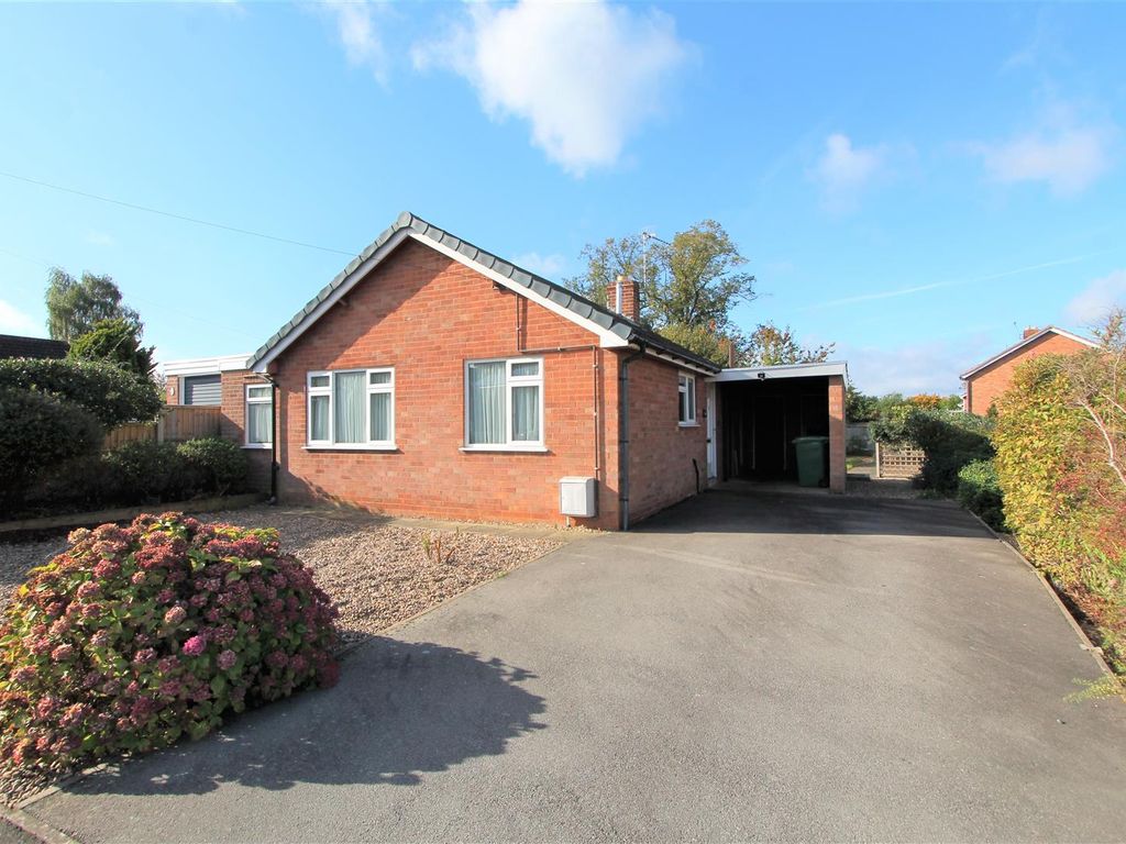 2 bed detached bungalow for sale in High Leys Drive, Oadby, Leicester