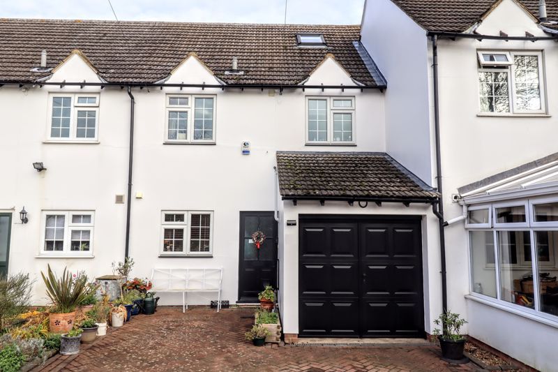 4 bed terraced house for sale in Mill Road, Bletchley, Milton Keynes