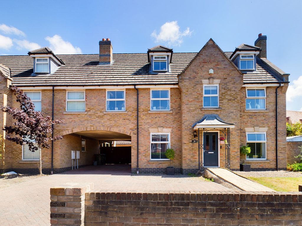 5 bed linkdetached house for sale in Broomhill, Downham Market PE38