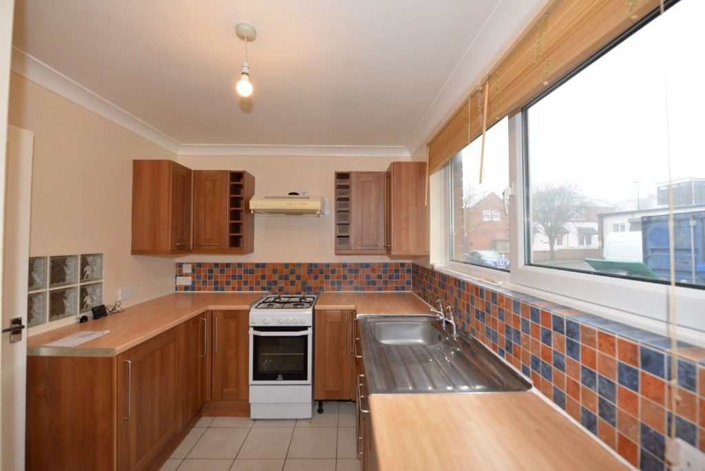 2 bed flat to rent in 48 Westridge Road, Southampton SO17 Zoopla