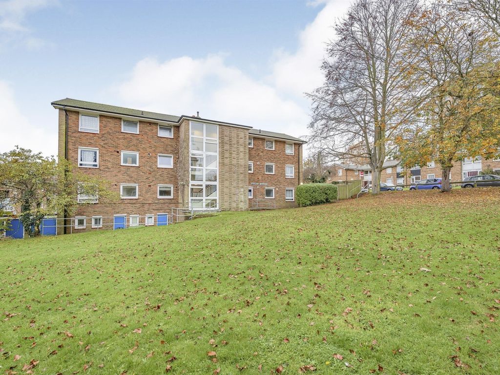 Carrington Close, Redhill RH1  