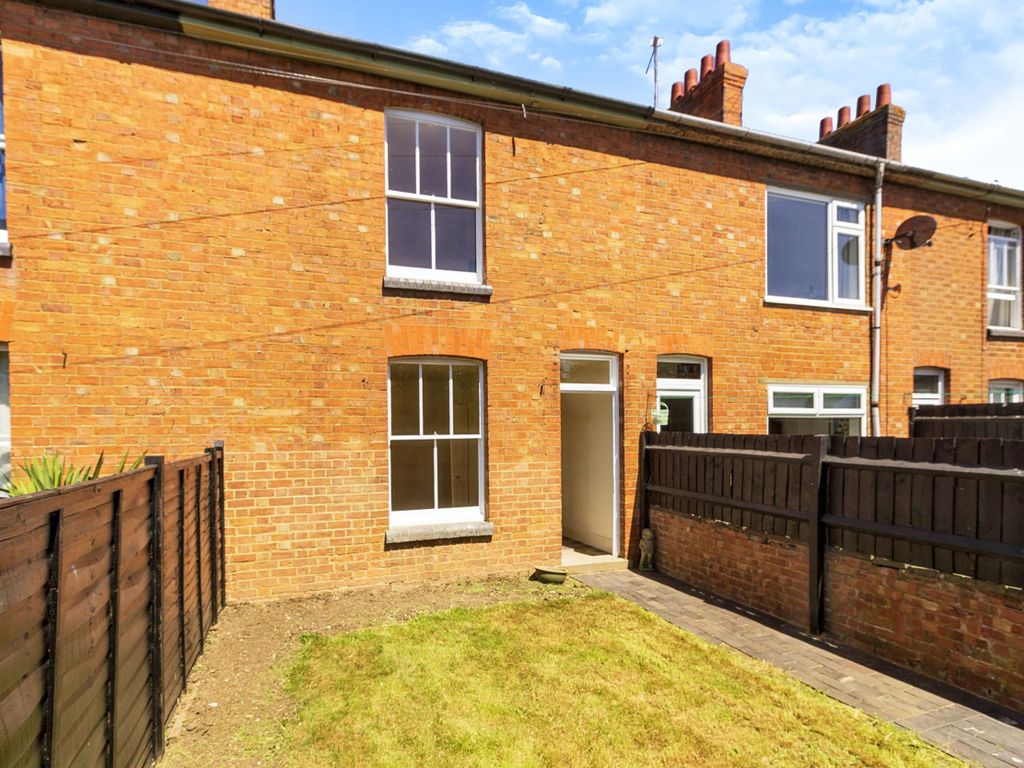 3 bed terraced house to rent in Jubilee Terrace, Stony Stratford MK11
