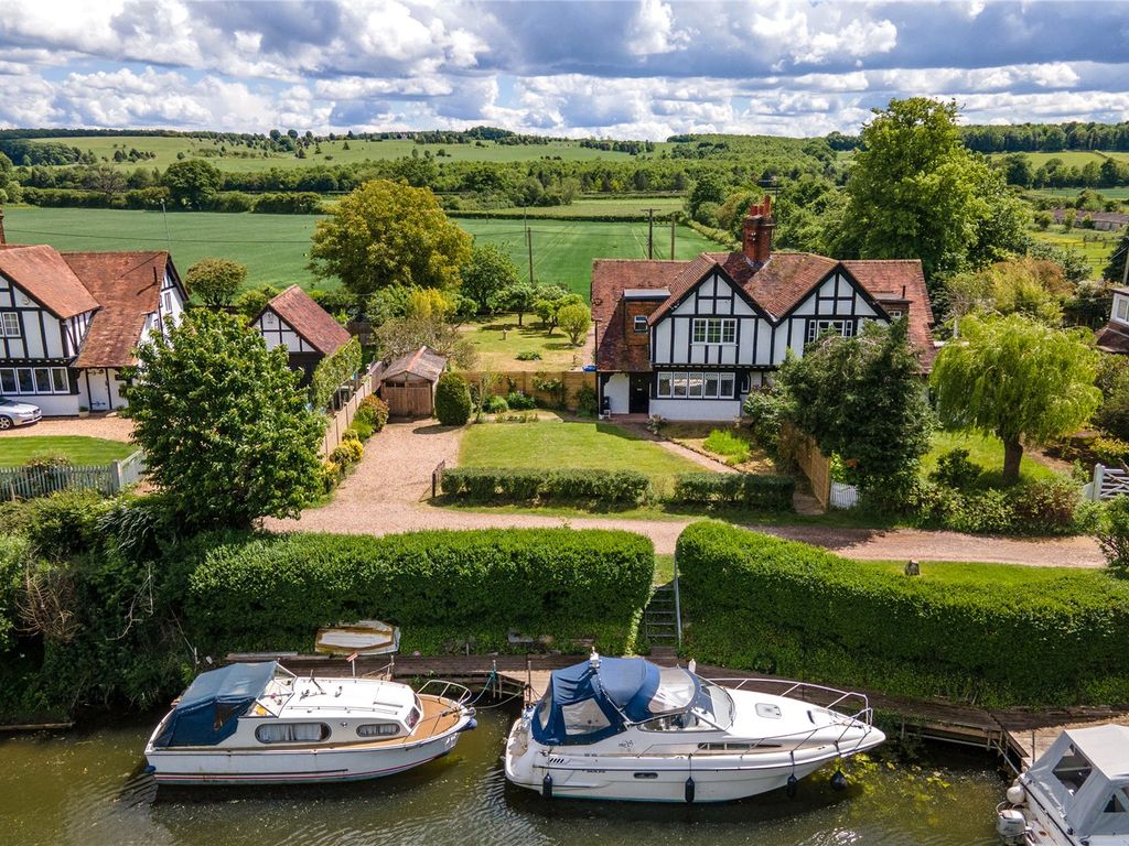 3 bed semidetached house for sale in Frogmill Cottages, Frogmill