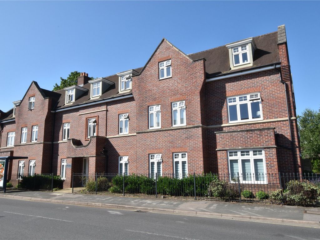 2 bed flat for sale in High Road, Byfleet KT14 Zoopla