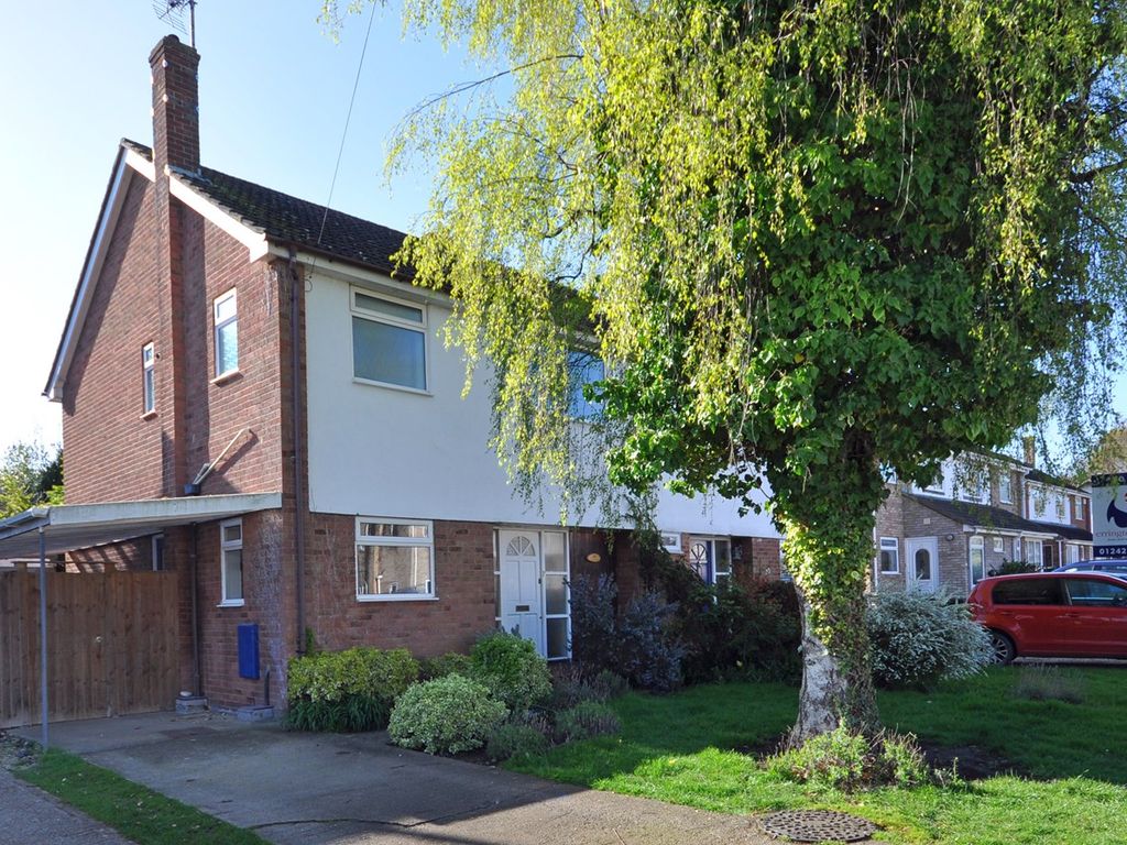 3 bed semidetached house to rent in Vineries Close, Leckhampton