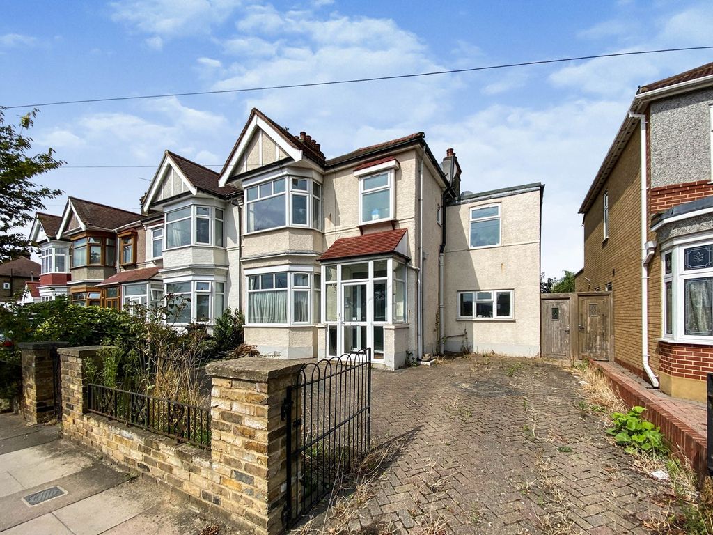 4 bed end terrace house for sale in Wanstead Lane, Ilford IG1 Zoopla
