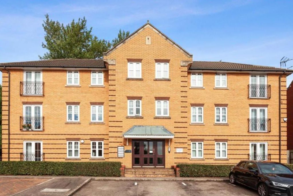 Honiton Gardens, London NW7