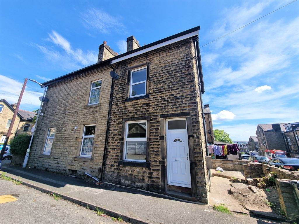 2 bed end terrace house to rent in Lister Street, Keighley BD21 Zoopla