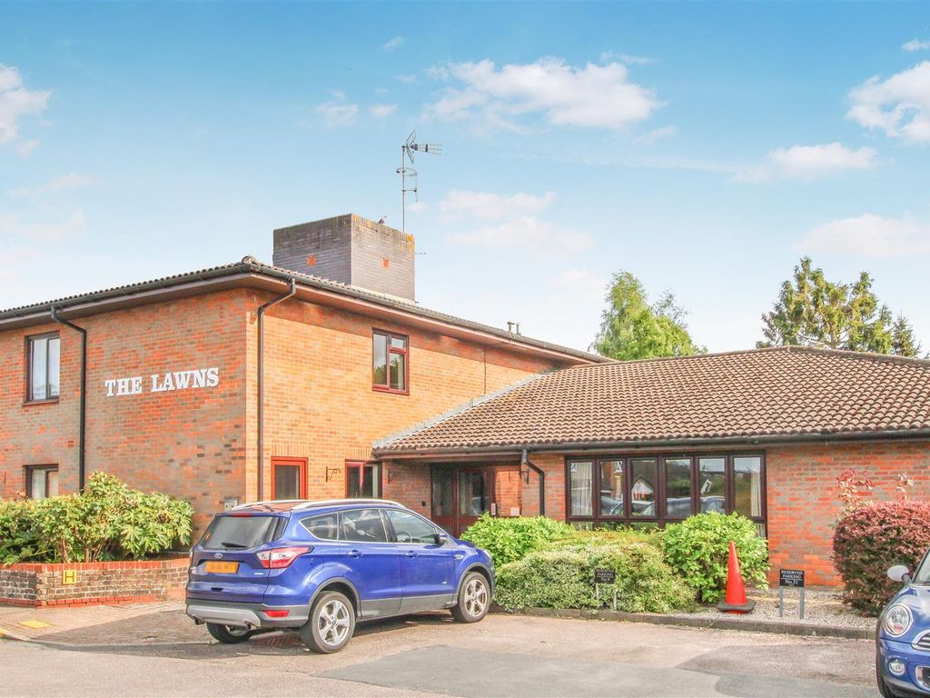 2 bed property for sale in Uplands Road, Warley, Brentwood CM14 Zoopla