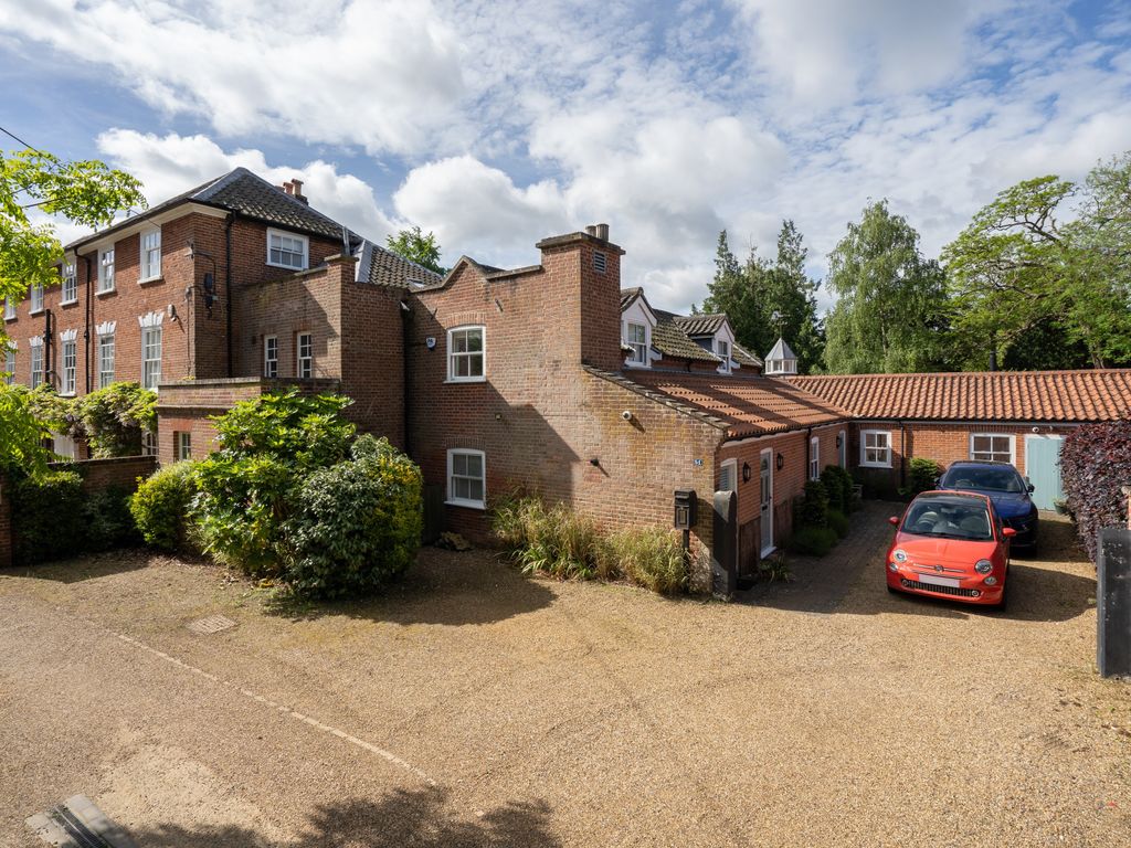 5 bed semidetached house for sale in St. Andrews Drive, Church Lane