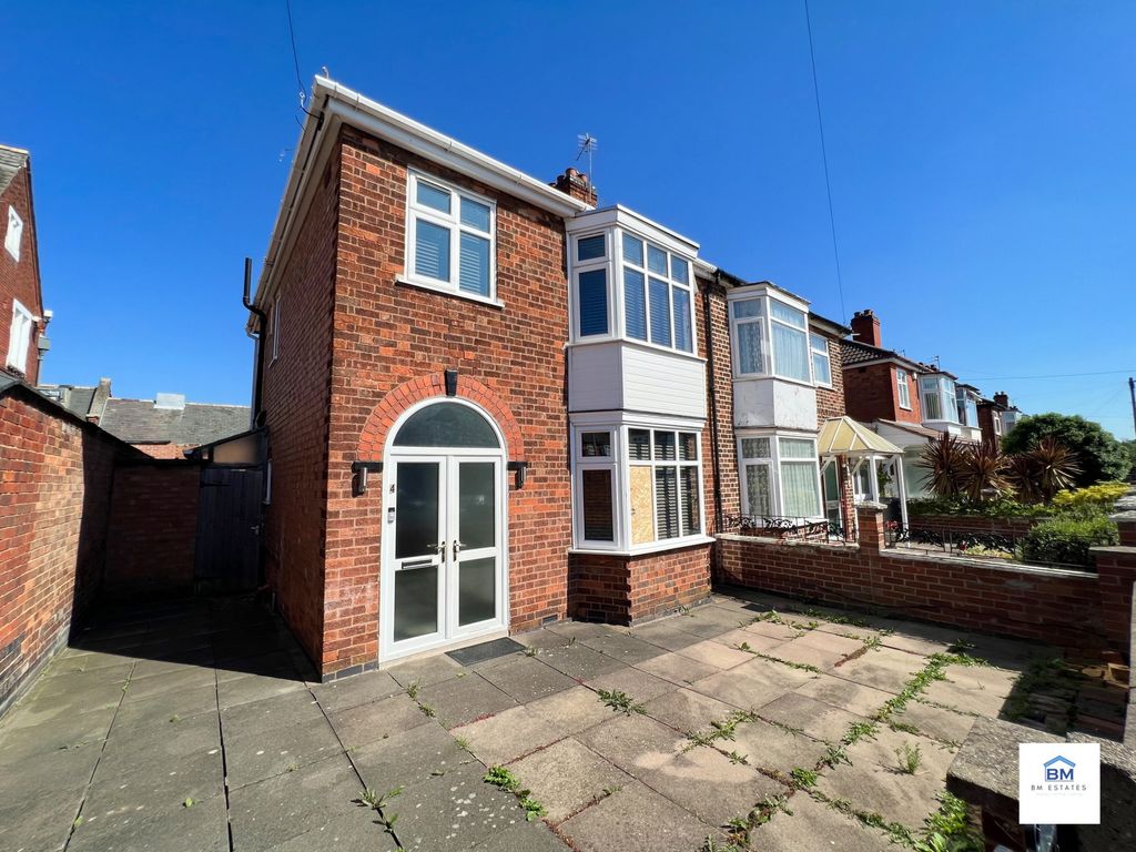 3 bed semidetached house for sale in Hollington Road, Leicester LE5, £