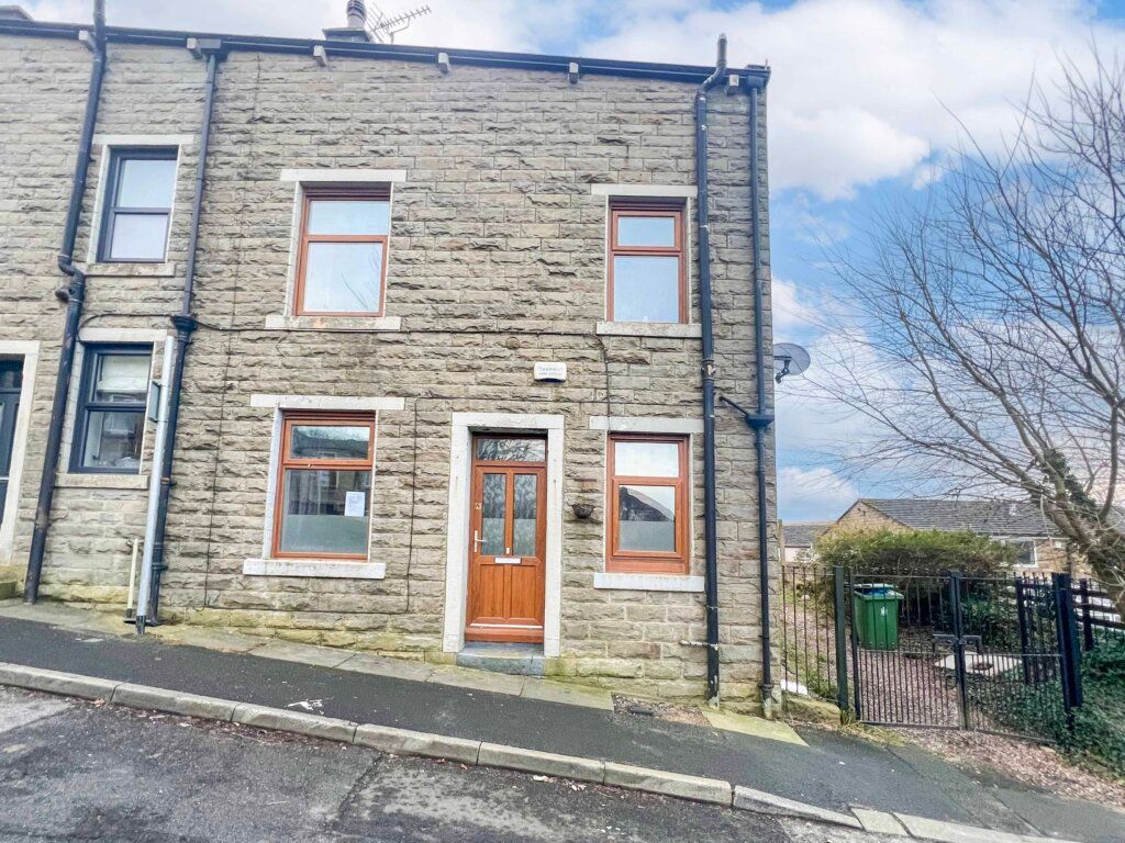 3 bed end terrace house for sale in Green Hill Road, Bacup, Rossendale